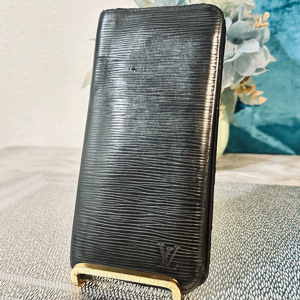 Louis Vuitton long Black Leather Wallet for men - Picture 1 of 10